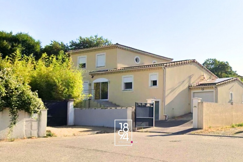 Villa familiale de standing avec piscine – Donzère (26)