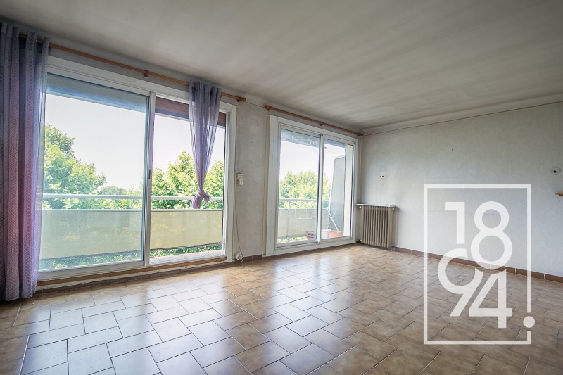Appartement T4/T3 traversant avec balcon, loggia, vue mer et cave