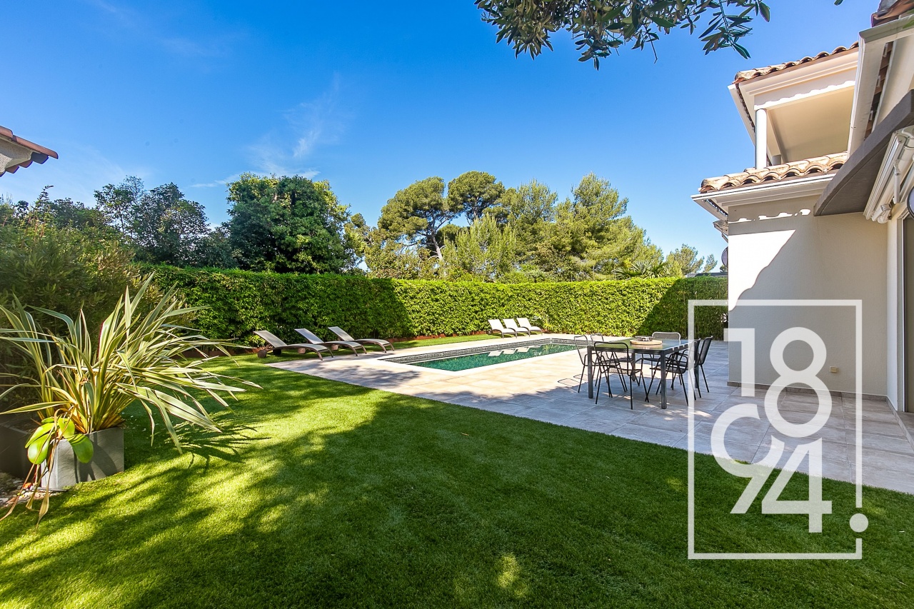 Villa À Vendre T4 de 126m2 avec piscine sur une parcelle de 450m2 au calme dans le quatier de Beaucours