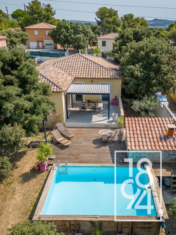 Maison de charme dans un écrin de verdure – Quartier des Césaires