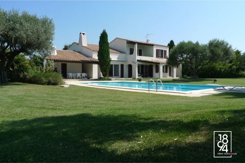 ARLES - Superbe villa d’architecte aux portes de la Camargue – 220 m² habitables sur 1,5 hectare