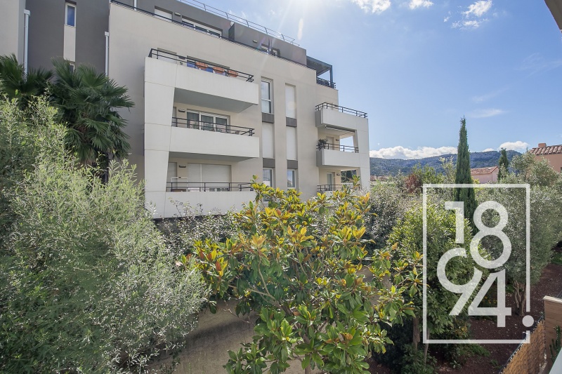 Appartement type 2 de 38m2 avec terrasse et parking, neuvième arrondissement de Marseille