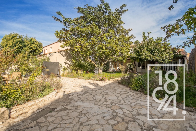 Maison familiale 4 chambres, jardin, piscine à Venelles