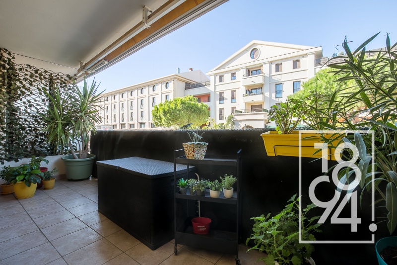 Très bel appartement de type 3 entièrement rénové avec terrasse Bonneveine