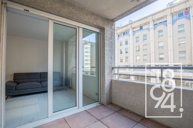 Appartement À Vendre T4 de 81m2 avec Terrasse secteur Perrier / Rouet