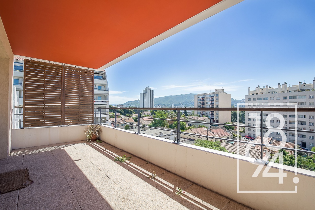 vend T3 terrasse de 15 m2 vue dégagée TIMONE