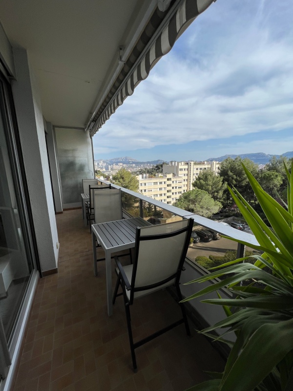 Appartement À Vendre T1/2 DE 37m2 AVEC TERRASSE,  RESIDENCE DE PRESTIGE LA CADENELLE 13008