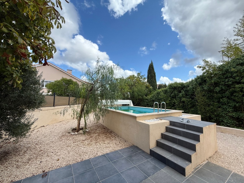 Maison familiale rénovée avec piscine – Marseille 12ᵉ