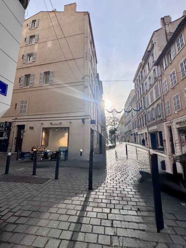 Appartement/ Bureaux À Vendre T6 d'environ 136m2 avec cave Secteur Préfecture / Palais de Justice