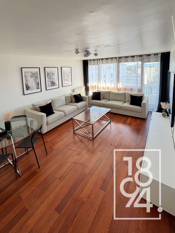 Appartement dernier étage avec balcon