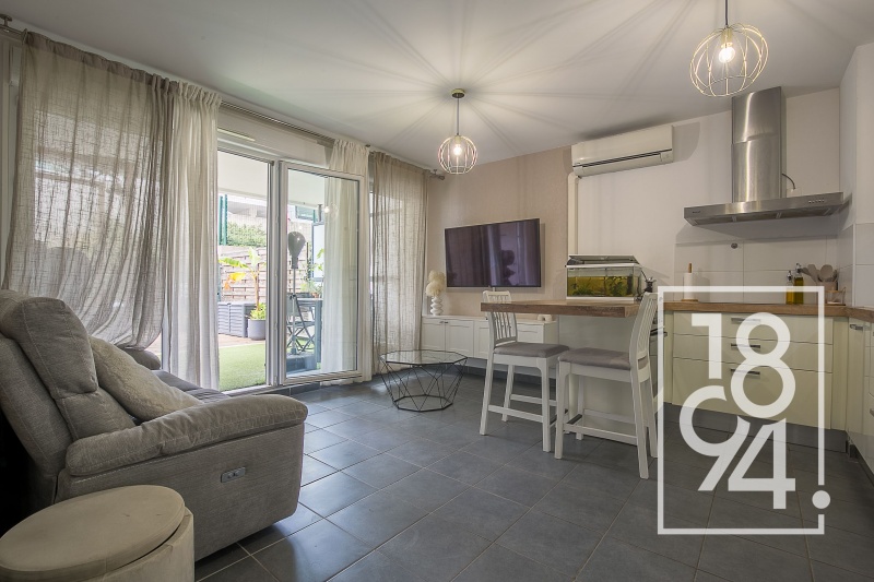 APPARTEMENT T3 TERRASSE JARDIN PARKING