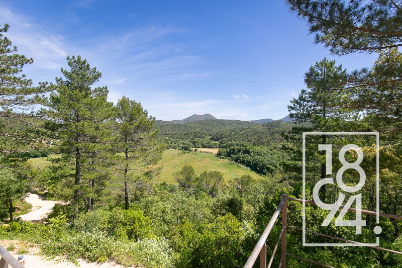 A vendre Villa de prestige avec vue panoramique – 305 m² habitables sur un terrain de 1,2 hectare