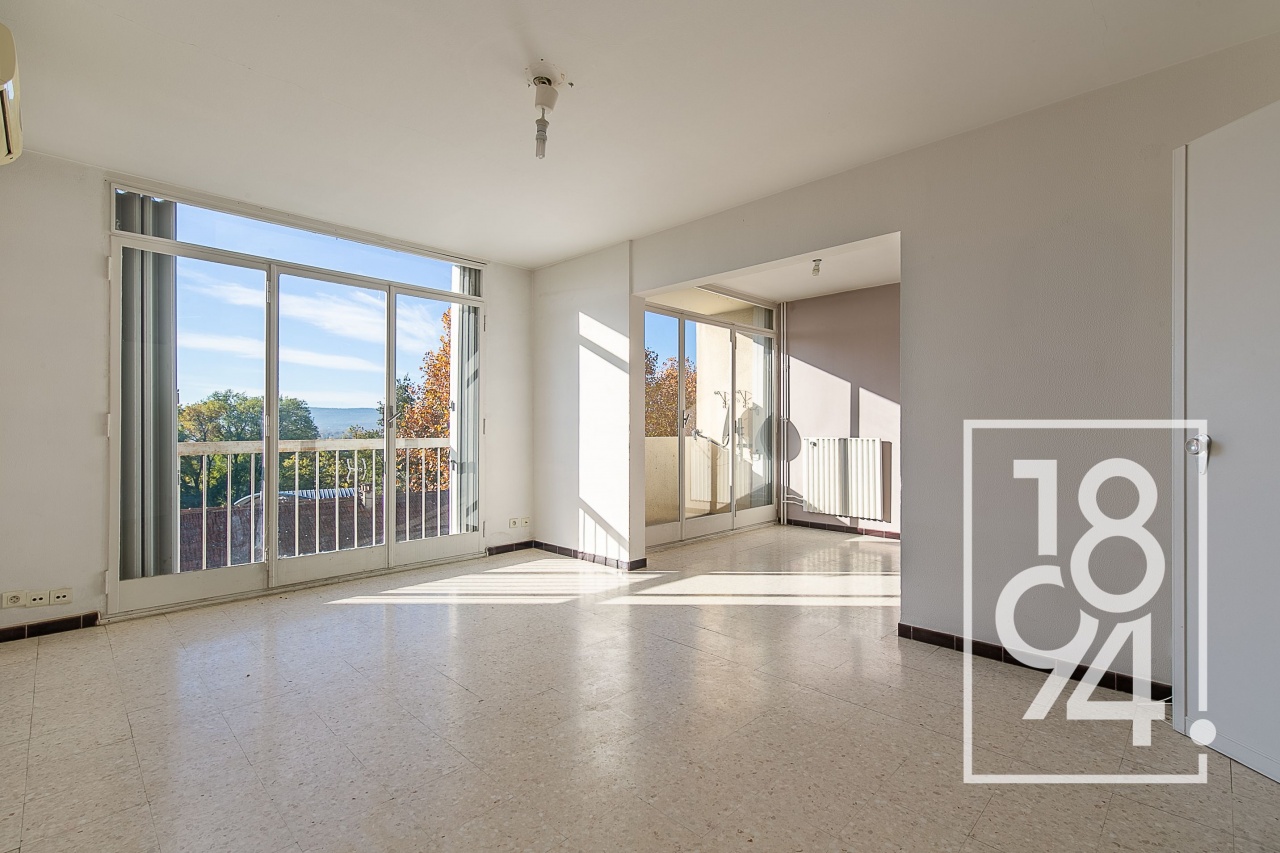 Appartement T3 2 chambres, 71m², proche centre-ville à Pertuis vendu loué