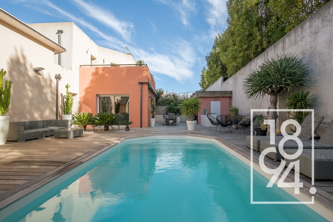 Maison À Vendre T4 de 120m2 avec piscine, garage, dépendance...